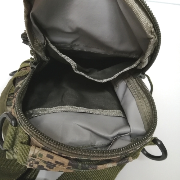 Digital Camo Bag - Picture 12 of 15